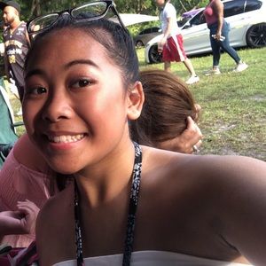 Meet your Posher, Aviana